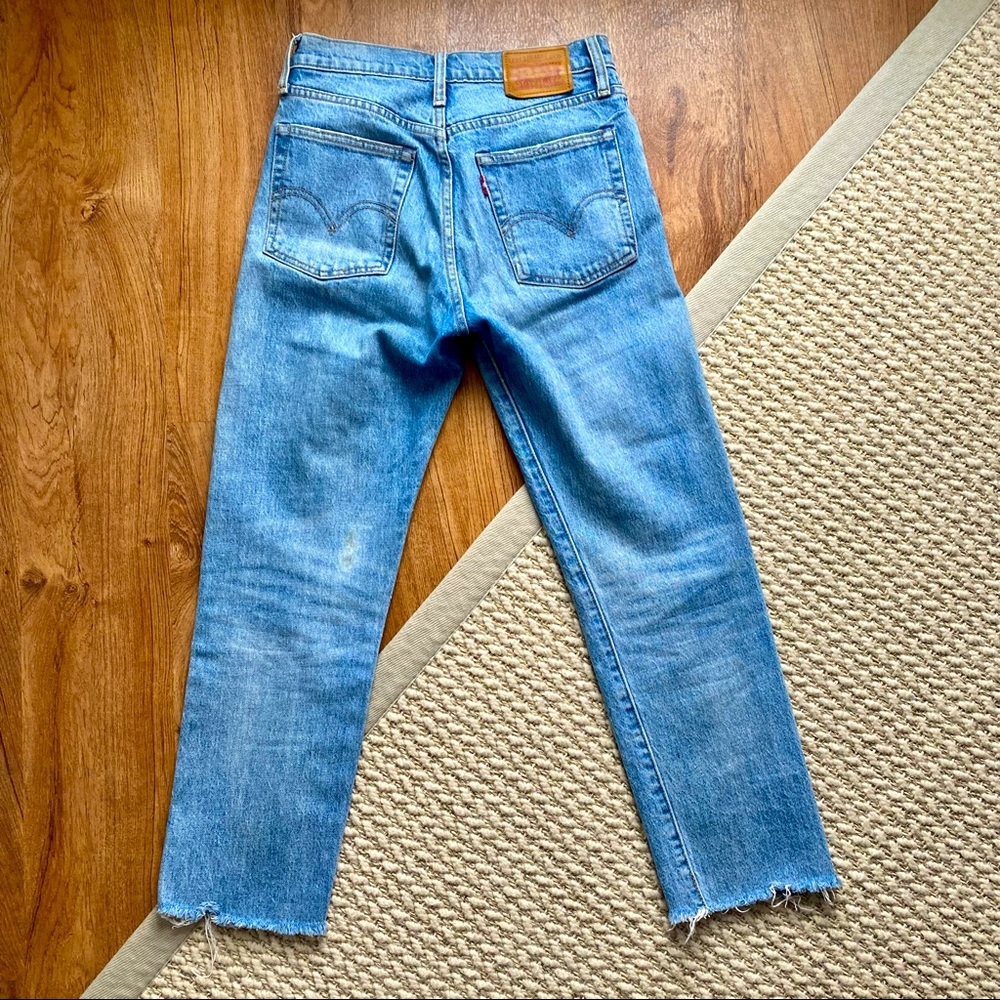 Levi’s Size 25 High Rise Distressed - Picture 7 of 11